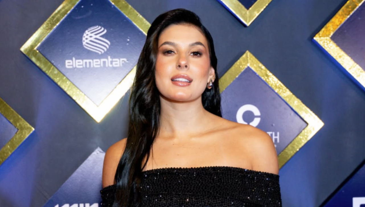 Ana Castela dá resposta afiada à seguidora e nega procedimento